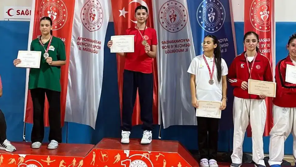 Karslı genç karateci Medine Kuyumcu, Türkiye şampiyonluğuna ulaştı