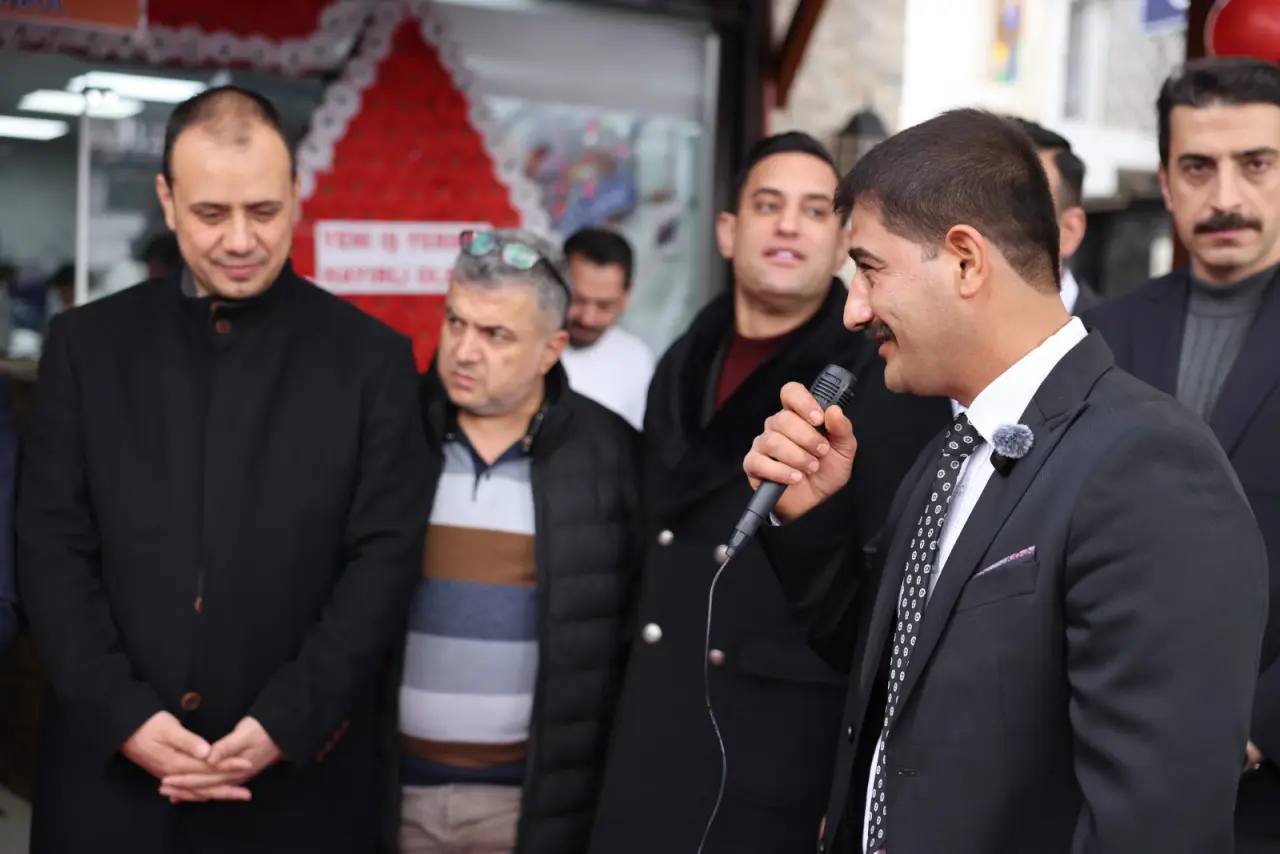 “Gaziantep’in gülen yüzü” olarak tanınan İsmail Şef’in yeni mekanı  Tarihi Bey Kebapçısı açıldı 4