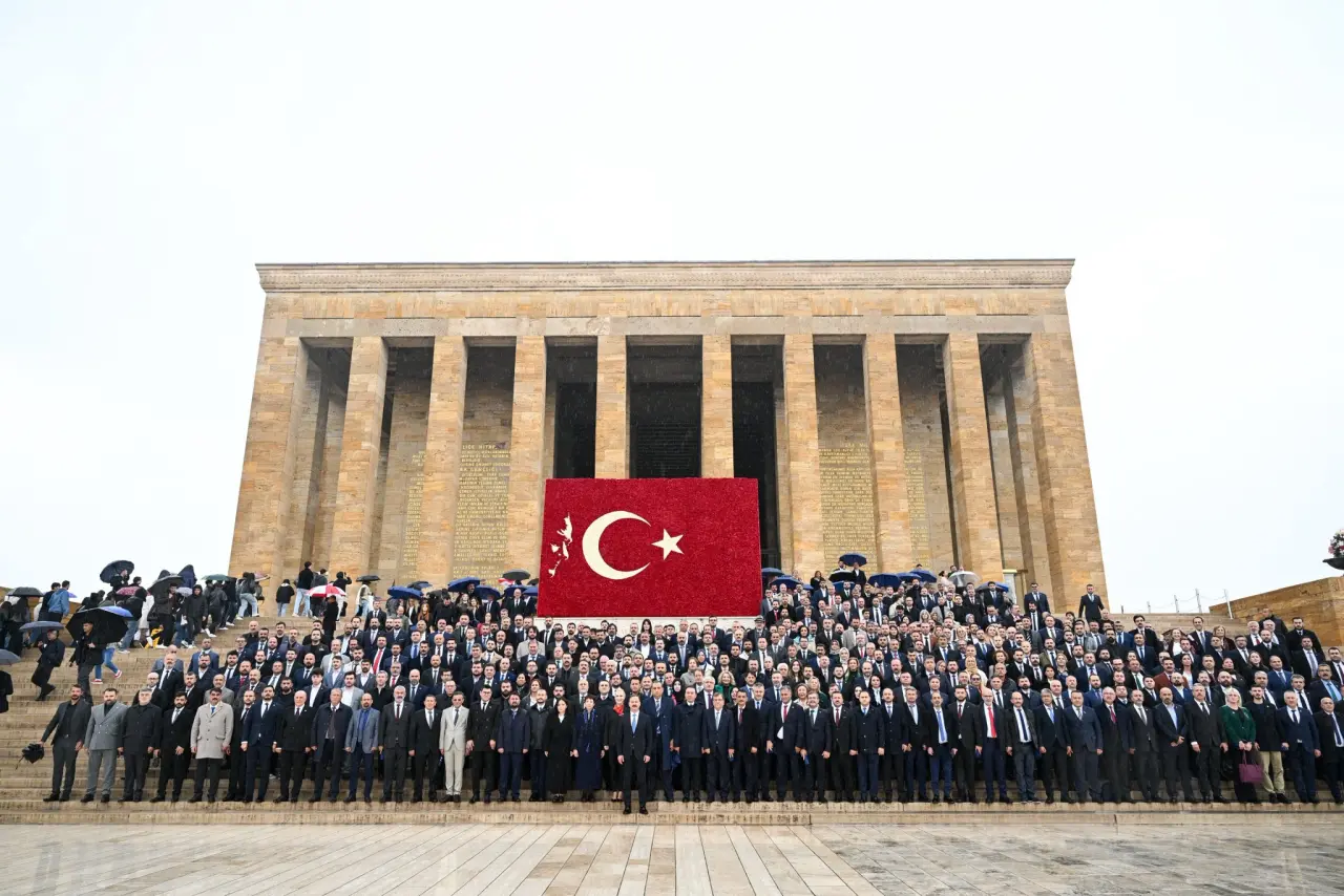 Anahtar Parti, 2. kuruluş yıl dönümünde Anıtkabir’i ziyaret etti 2